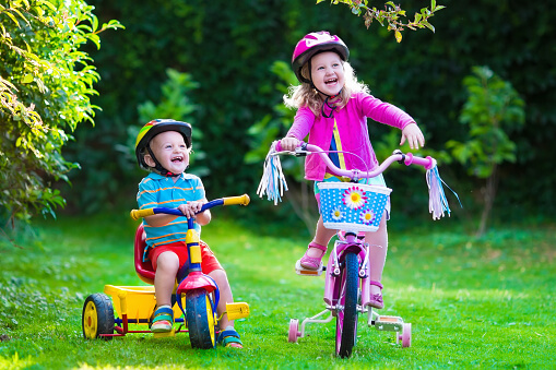 آموزش رکاب زدن به کودکان در دوچرخه سواری